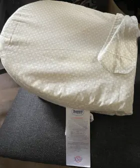 10080 Boppy Wedge Pregnancy Pillow Removable Cotton Cover Machine Washable Beige
