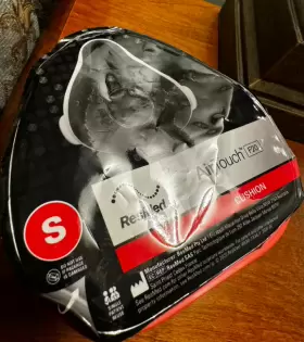 63028 Resmed Small Airtouch F20 Cushion New With Box/never Used