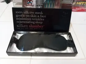 Silken Slumber 734737573017 Luxury Minimize Wrinkles And Creases 100% Silk Eye Mask - Black