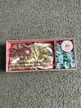10046-98639 Slip Silk Sleep Mask And Hair Ties Set Floral Pattern Pink Yellow Green