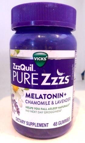 Vicks 323900039377 Zzzquil Pure Zzzs Melatonin Chamomile And Lavender 48 Gummies