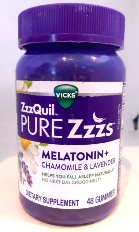 Vicks 323900039377 Zzzquil Pure Zzzs Melatonin Chamomile And Lavender 48 Gummies